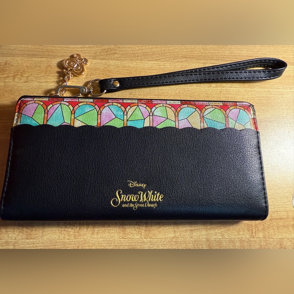 Disney Snow White Stained Glass Wallet EUC